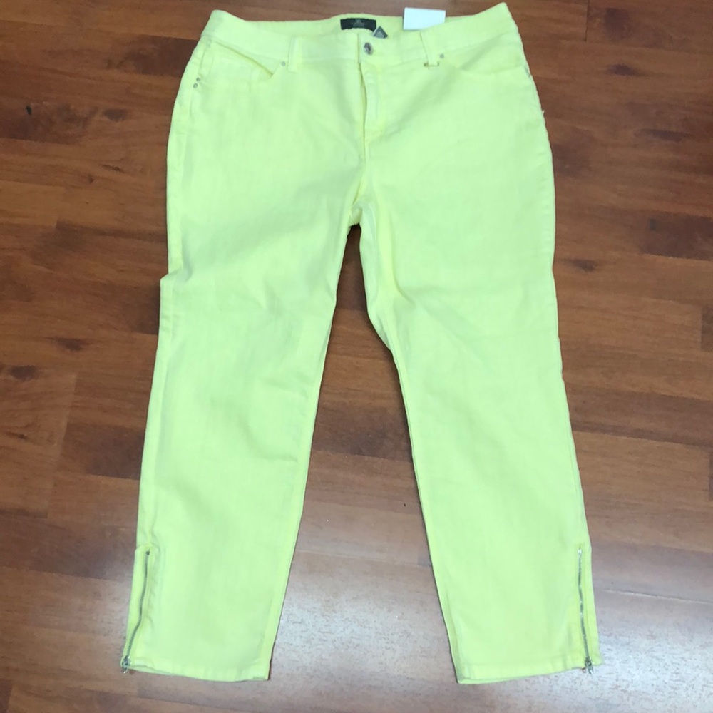 CHICO’S CAPRIS  PANTS